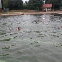 Sebastian Gude beim Schwimmen
