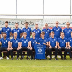 Übergabe der neuen Poloshirts mit dem Lohnbetrieb Schillmöller (stellv. Kai Uwe Jaroschinski)